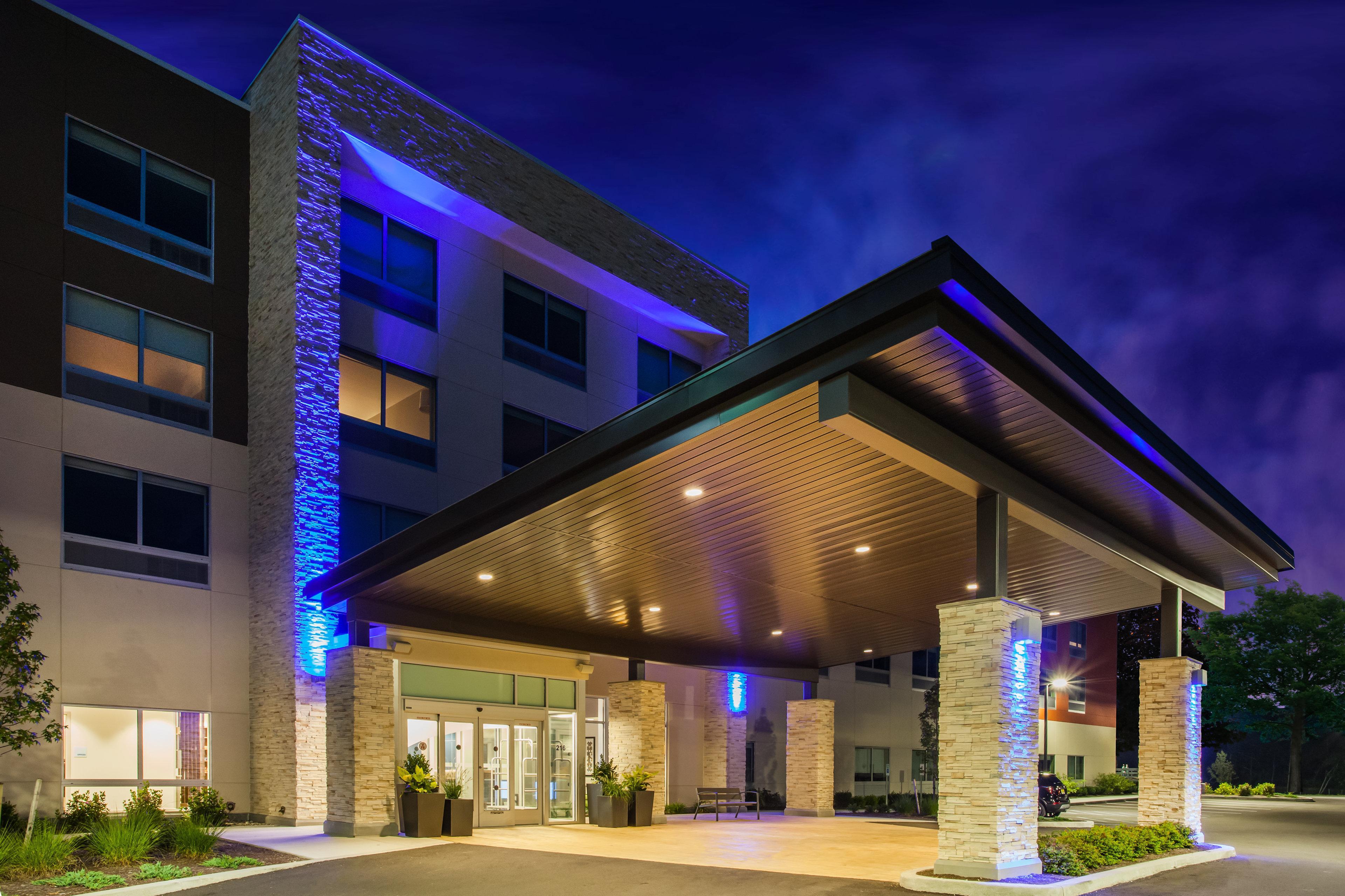 Holiday Inn Express Queensbury-Lake George Area By Ihg Экстерьер фото