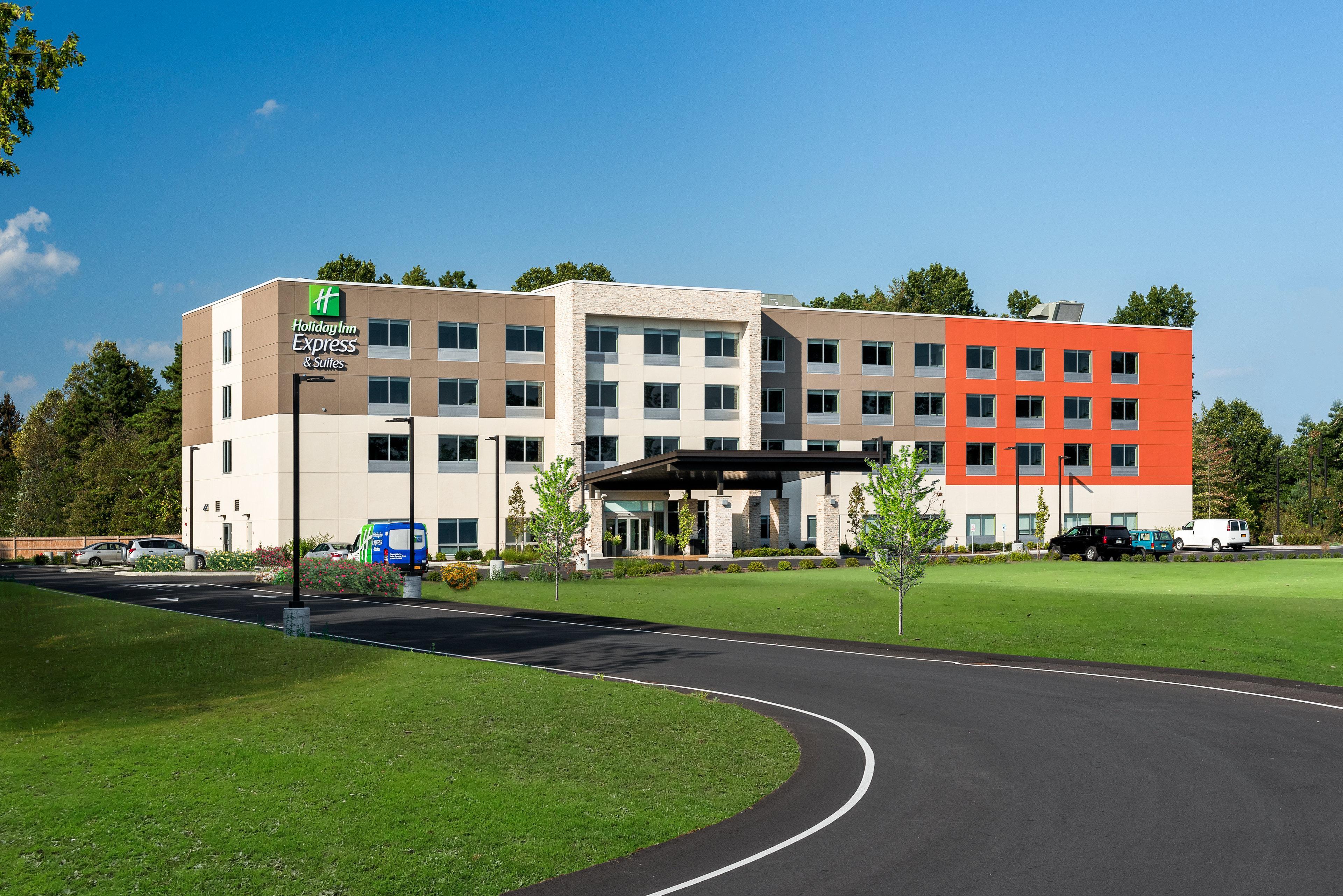 Holiday Inn Express Queensbury-Lake George Area By Ihg Экстерьер фото
